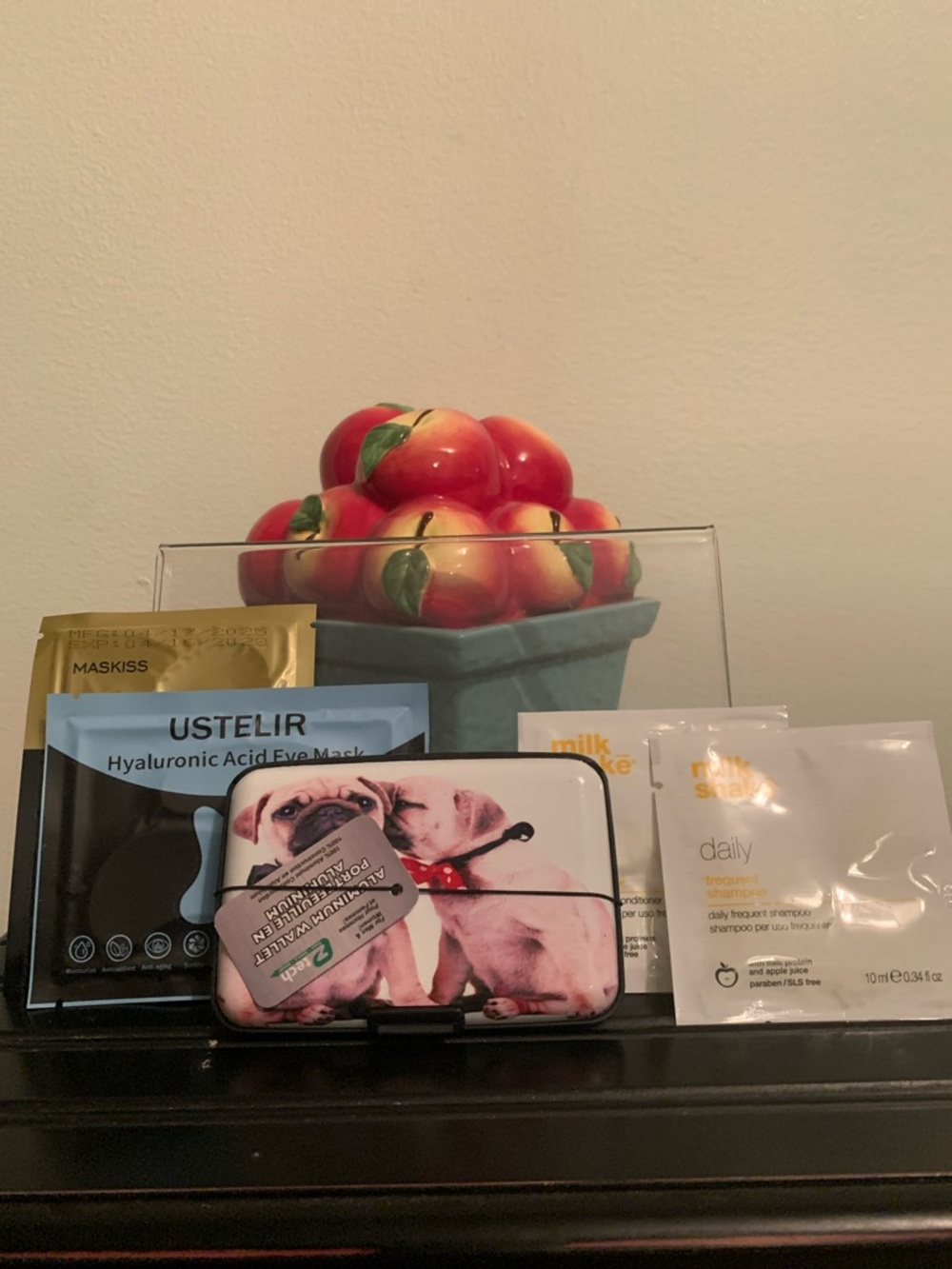 NWT card holder & eye masks (2 pieces)
